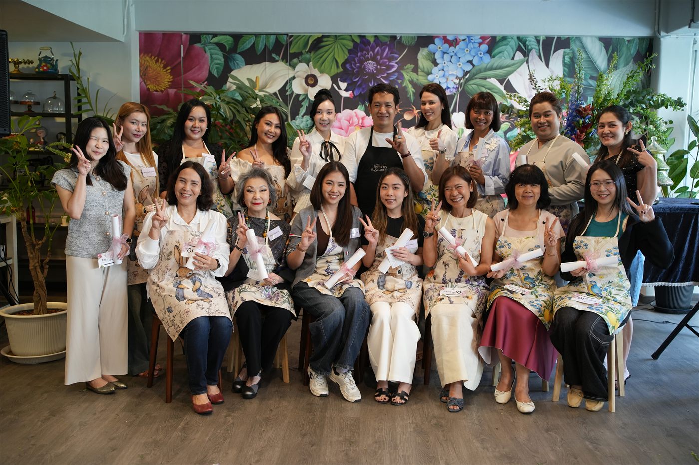 Jess De Fleur — floral and champagne workshop expert